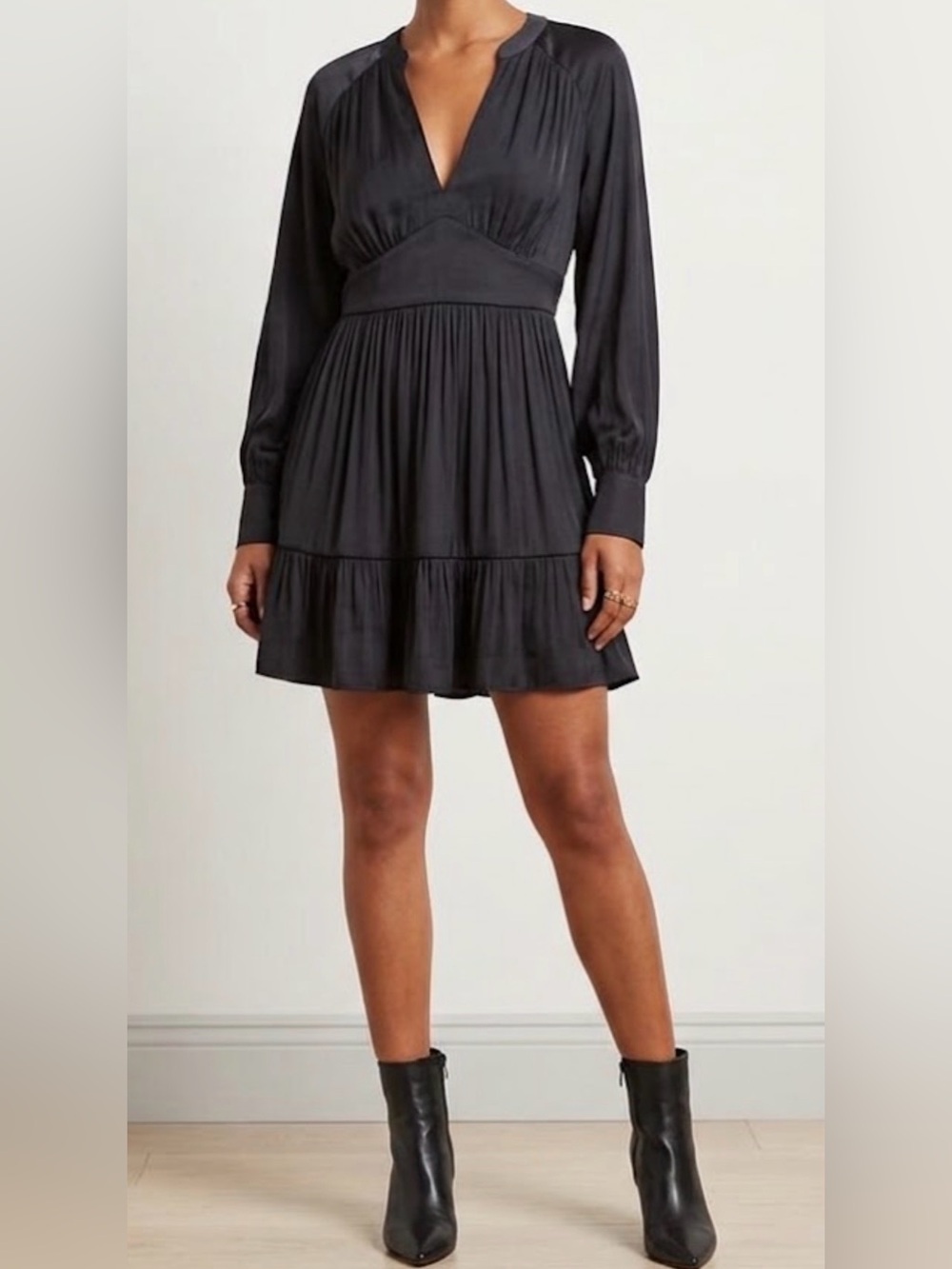 Banana Republic Black Women’s Ruffle Tiered Long Sleeve Mini Dress Size S/P